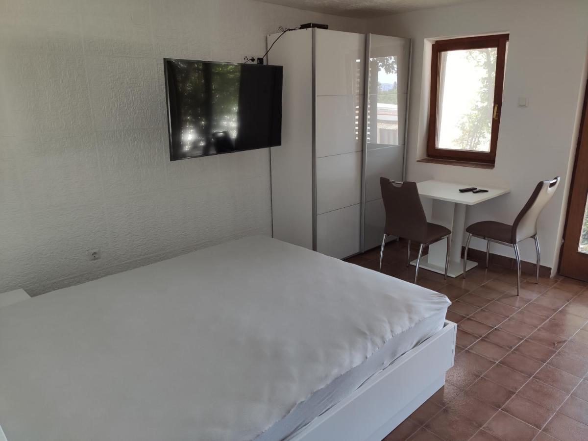 2 Minutes To The Beach Ev Station Available Цриквениця Екстер'єр фото